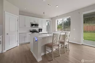 2120 SW Putnam Dr, Oak Harbor, WA 98277 - Photo 7