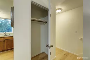 918 N 165th St, Shoreline, WA 98133 - Photo 11