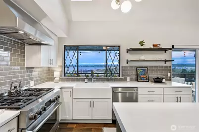 7710 57th Avenue NE, Seattle, WA 98115 - Photo 13