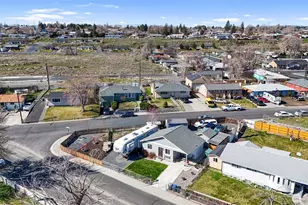 1042 W Charlotte St, Moses Lake, WA 98837 - Photo 27