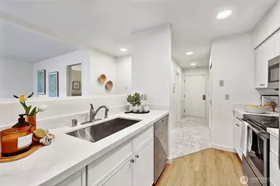 2829 Franklin Avenue E #N2, Seattle, WA 98102 - Photo 11