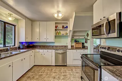 8829 231st Street SW, Edmonds, WA 98026 - Photo 11