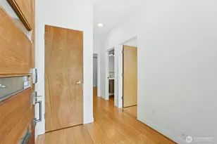 2114 E James St, Seattle, WA 98122 - Photo 3