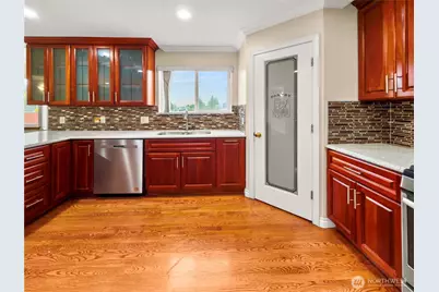 9820 S 242nd Place, Kent, WA 98030 - Photo 7