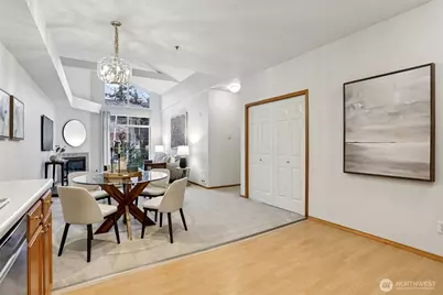 7912 170th Avenue NE #304, Redmond, WA 98052 - Photo 5