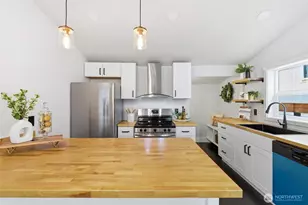 2124 15th St, Bremerton, WA 98312 - Photo 5