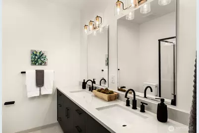 113 24th Avenue E #B, Seattle, WA 98112 - Photo 15