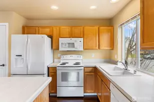 8319 203rd St Ct E, Spanaway, WA 98387 - Photo 11