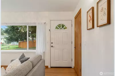 20068 21st Avenue NE, Shoreline, WA 98155 - Photo 3