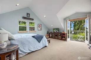 10555 NE Morning Ln, Bainbridge Island, WA 98110 - Photo 33