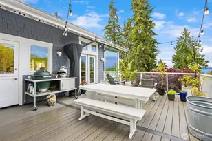 10555 NE Morning Ln, Bainbridge Island, WA 98110 - Photo 11