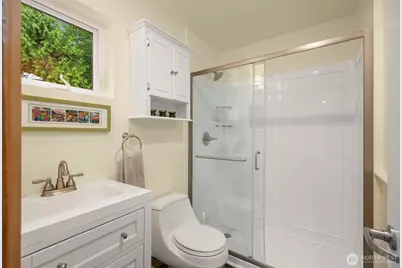 10555 NE Morning Lane, Bainbridge Island, WA 98110 - Photo 19