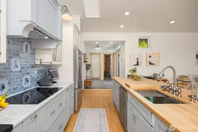 10555 NE Morning Lane, Bainbridge Island, WA 98110 - Photo 19