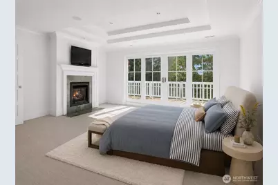 8975 NE 10th Street, Bellevue, WA 98004 - Photo 17