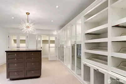 8975 NE 10th Street, Bellevue, WA 98004 - Photo 25