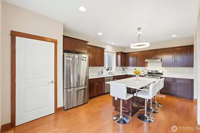 7703 NE 201st Place, Kenmore, WA 98028 - Photo 5