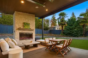 9215 NE 32nd St, Clyde Hill, WA 98004 - Photo 37