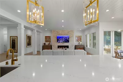 9215 NE 32nd Street, Clyde Hill, WA 98004 - Photo 13