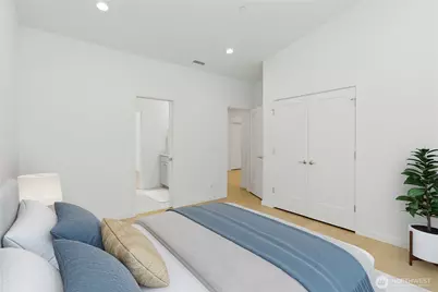 9215 NE 32nd Street, Clyde Hill, WA 98004 - Photo 31