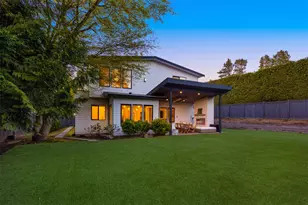 9215 NE 32nd St, Clyde Hill, WA 98004 - Photo 39