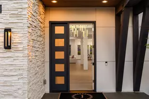 9215 NE 32nd St, Clyde Hill, WA 98004 - Photo 3