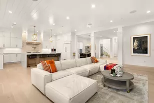 9215 NE 32nd St, Clyde Hill, WA 98004 - Photo 7