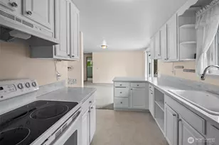 5727 N 13th St, Tacoma, WA 98406 - Photo 13