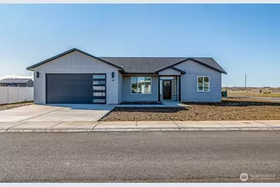 88 Sunwest Drive, Ephrata, WA 98823 - Photo 1