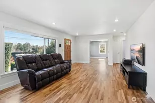 3803 42nd Ave S, Seattle, WA 98118 - Photo 3