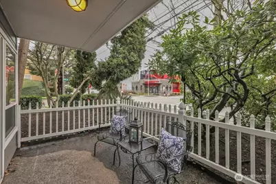 5249 40th Avenue NE #101, Seattle, WA 98105 - Photo 9