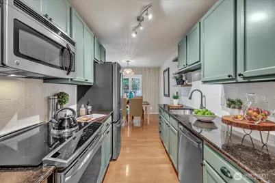 5249 40th Avenue NE #101, Seattle, WA 98105 - Photo 7