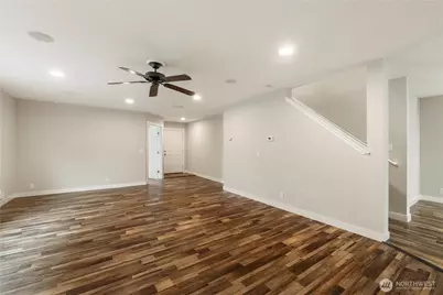 8213 209th Avenue Ct E, Bonney Lake, WA 98391 - Photo 5