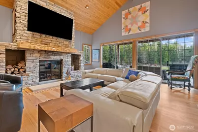 40105 Highland Drive E, Roy, WA 98580 - Photo 9