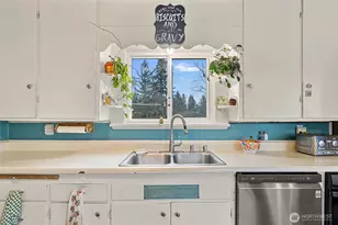 9715 Thurston Ln, Sedro Woolley, WA 98284 - Photo 17