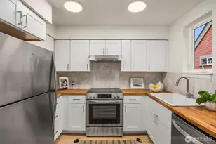 325 Winslow Way W, Bainbridge Island, WA 98110 - Photo 15