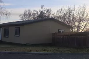 651 N Dayton Ave, Connell, WA 99326 - Photo 1