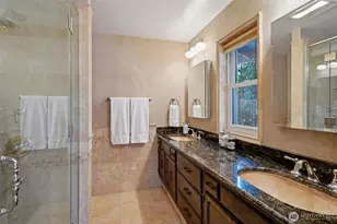 13710 SE 251st Pl, Kent, WA 98042 - Photo 17