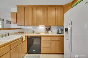 827 Illahee Dr, Fox Island, WA 98333 - Photo 19