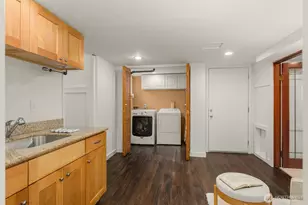 8011 18th Ave NE, Seattle, WA 98115 - Photo 17