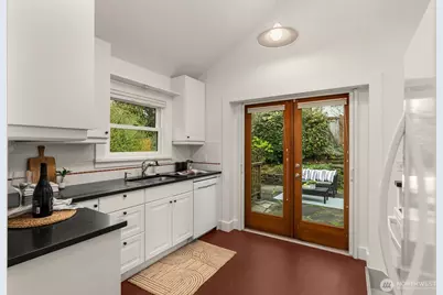 8011 18th Avenue NE, Seattle, WA 98115 - Photo 9