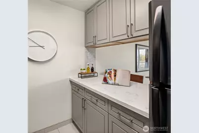2501 Canterbury Lane E #322, Seattle, WA 98112 - Photo 17