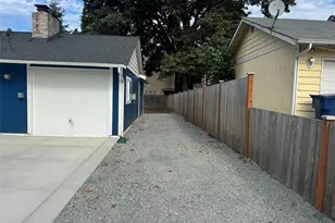 14616 Ash Way, Lynnwood, WA 98087 - Photo 3