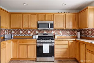 64 SW Festival Ct, Oak Harbor, WA 98277 - Photo 9