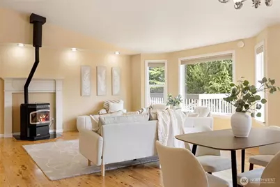 261 E Rainier Court, Allyn, WA 98524 - Photo 3