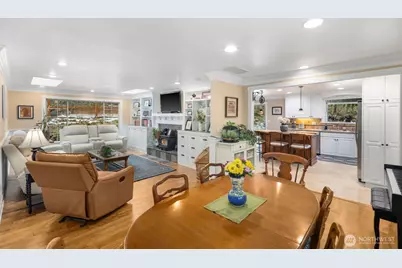 22828 Upper Dorre Don Way SE, Maple Valley, WA 98038 - Photo 5