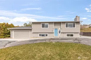 109 Pyramid Pl, Chelan, WA 98816 - Photo 1