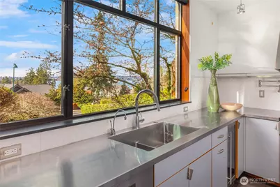 4218 92nd Avenue NE, Yarrow Point, WA 98004 - Photo 9