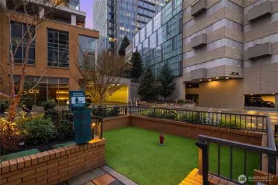 10610 NE 9th Place #1605, Bellevue, WA 98004 - Photo 33