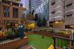 10610 NE 9th Pl, Bellevue, WA 98004 - Photo 33