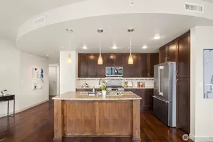 10610 NE 9th Pl, Bellevue, WA 98004 - Photo 5